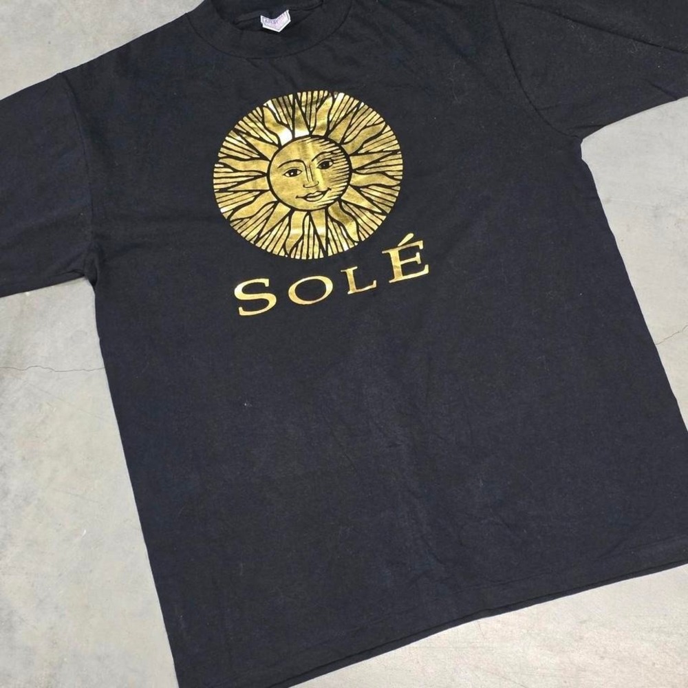 Black and gold 90s Sole Sun Moon vintage gold shiny tee